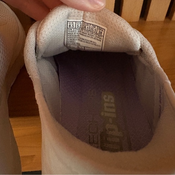 Skechers Women's Light Gray Sneakers - Picture 5 of 6